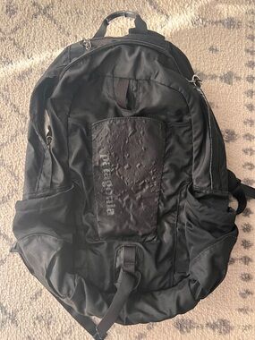 Patagonia Black Men's Everyday Backpack with Front Pocket